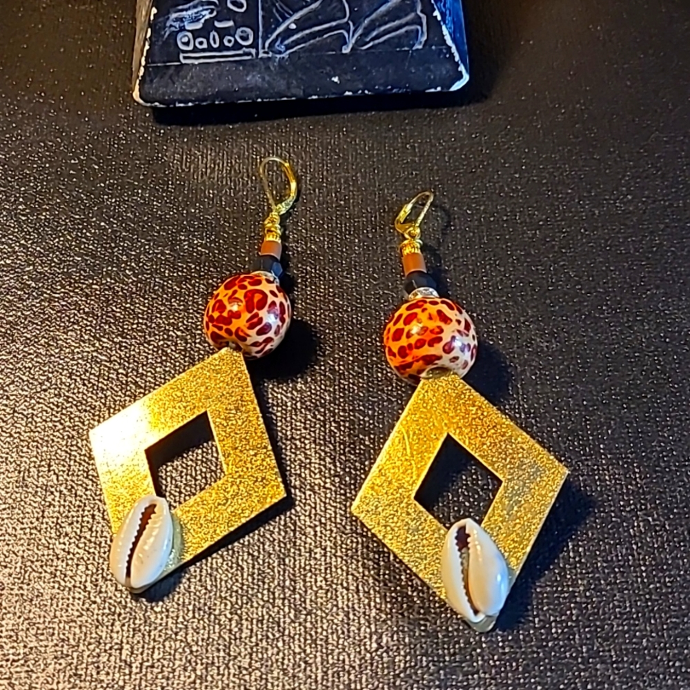 3 inches Bohemian style Cowrie shells earrings